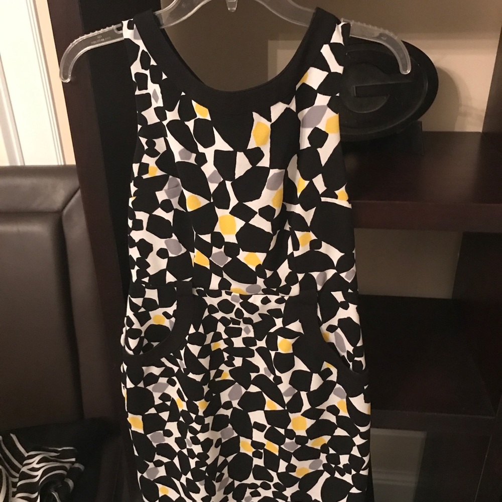 New York and Co pocket dress, Sz 4 - Picture 2 of 4